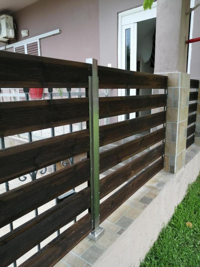 Ο Ακλόνητος Aparthotel Nea Mesagkala Ngoại thất bức ảnh