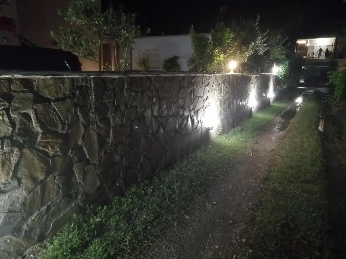 Ο Ακλόνητος Aparthotel Nea Mesagkala Ngoại thất bức ảnh
